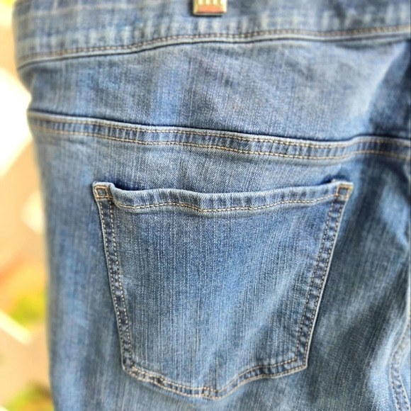 Torrid denim blue jeans flared bottom size 18T (tall) - Picture 10 of 13